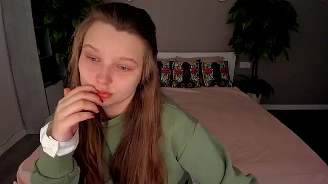 Snapshot of MagicPeachh_ chatting on September 26, 5:49 am MagicPeachh online show from September 26, 5:49 am
