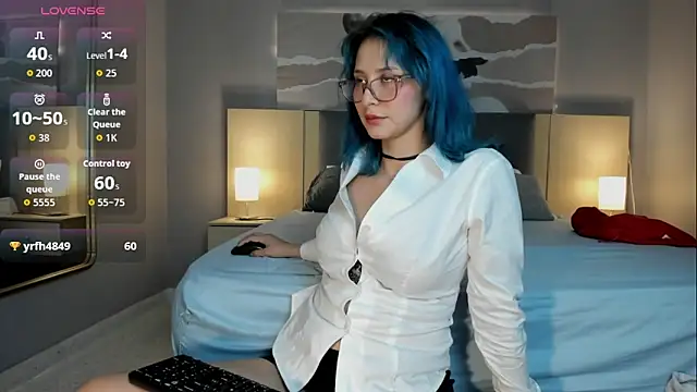 Ramona Flower online show from December 22, 3:31 am