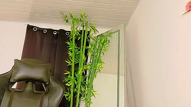 scarlet-jonesx online show from November 29, 10:25 pm