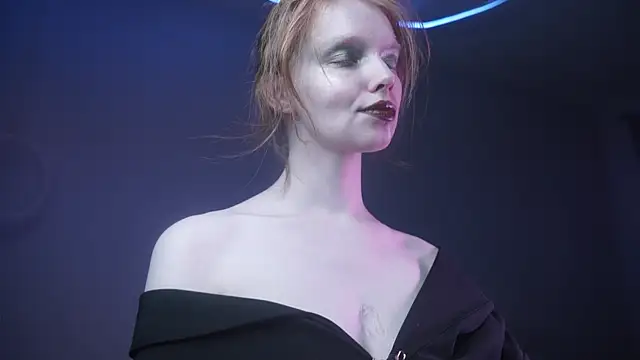 Snapshot of ginger_hugs chatting on October 4, 10:14 pm ginger hugs online show from October 4, 10:14 pm