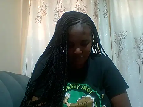 Snapshot of Beauty_beee chatting on October 19, 11:01 am Beauty beee online show from October 19, 11:01 am