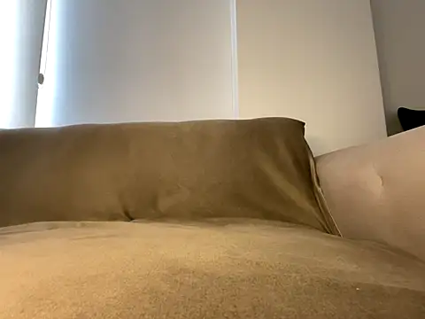 khaaleesiii online show from January 7, 8:28 am