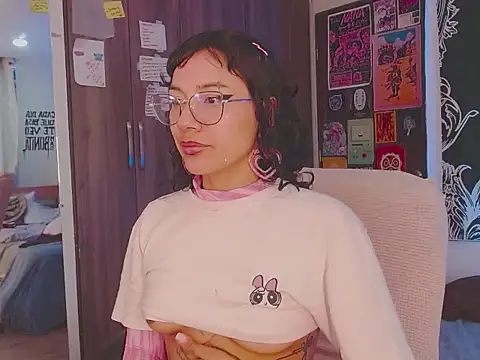 melissahowl online show from November 5, 1:33 am