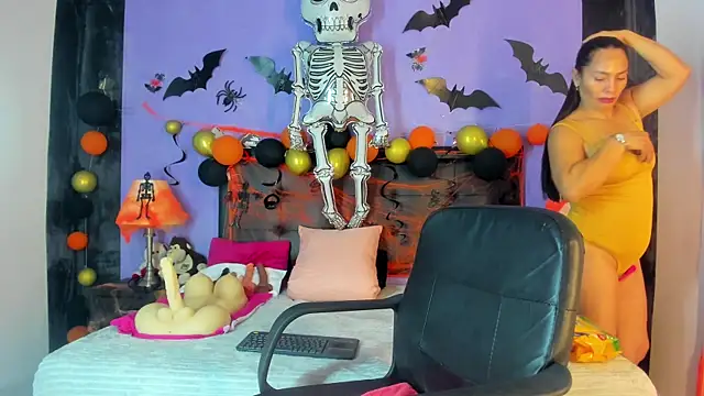 MaduraLuciana online show from October 22, 11:04 am