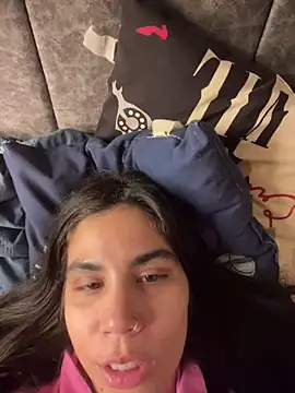 Cuteandhornyy online show from December 4, 7:14 pm