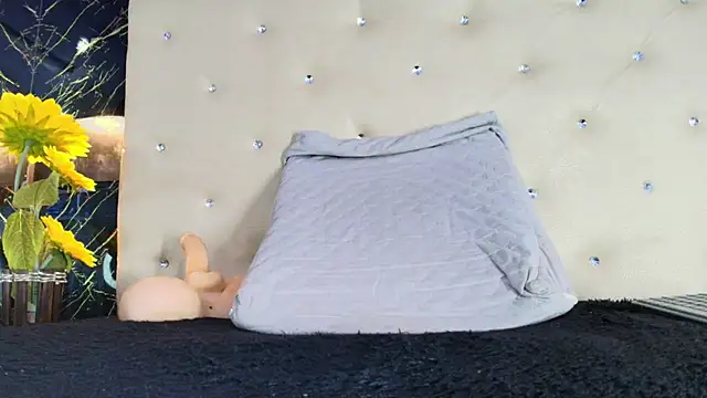 Snapshot of Alexa_Smith__ chatting on September 12, 8:34 am Alexa Smith online show from September 12, 8:34 am