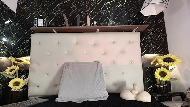 Snapshot of Alexa_Smith__ chatting on October 9, 7:34 am Alexa Smith online show from October 9, 7:34 am