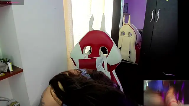 sweetlittlelisa online show from January 8, 9:30 pm