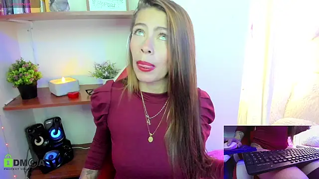 Snapshot of sweetlittlelisa chatting on October 9, 5:17 pm sweetlittlelisa online show from October 9, 5:17 pm