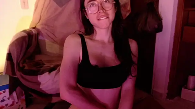 emily pearl  online show from November 28, 11:08 pm