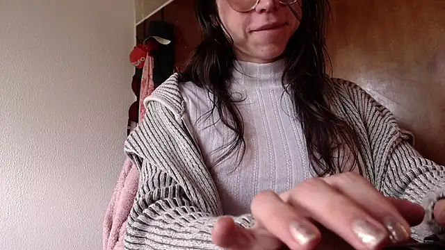 emily pearl  online show from January 10, 2:55 pm