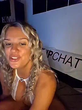 Snapshot of SpicyVicky chatting on September 16, 4:53 am SpicyVicky online show from September 16, 4:53 am