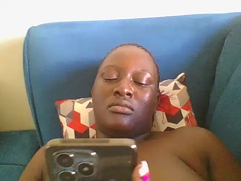 Snapshot of Heavy_ass chatting on October 19, 12:18 pm Heavy ass online show from October 19, 12:18 pm