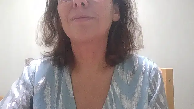 HollyJewel online show from November 18, 6:42 pm