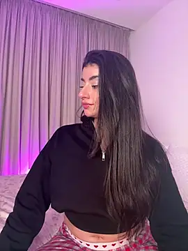 ZoeZayd online show from February 7, 11:30 pm