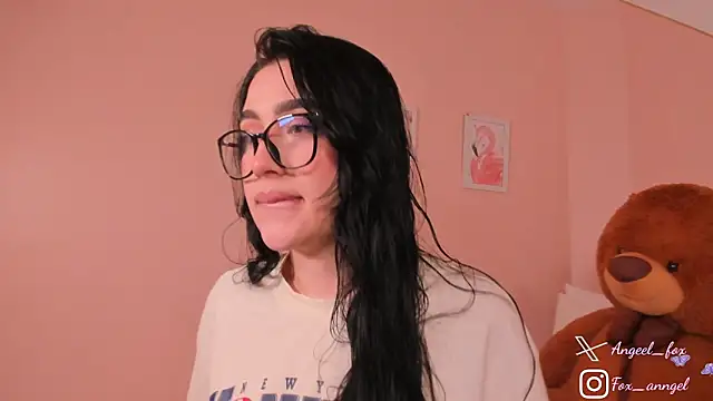 angeel fox online show from January 16, 2:18 am