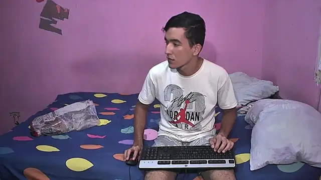 Sweetiefoxxx online show from April 10, 7:20 pm