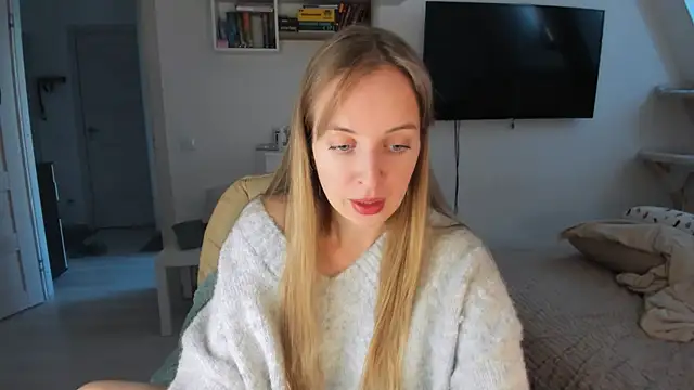 violet blue eyes online show from October 8, 7:13 am