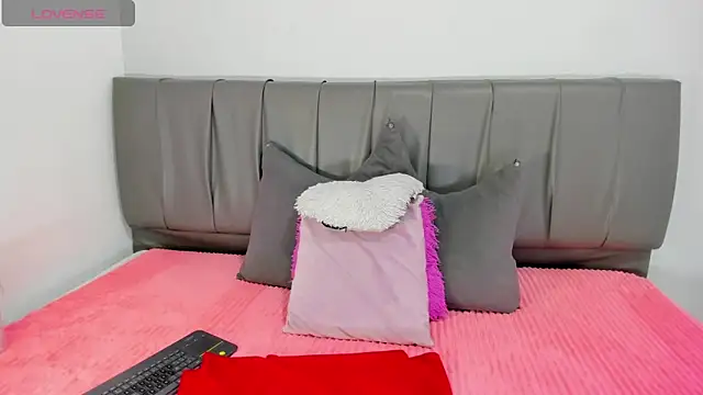 Cherllynn online show from September 15, 4:04 pm