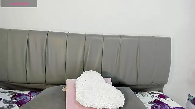 Cherllynn online show from October 4, 5:06 pm