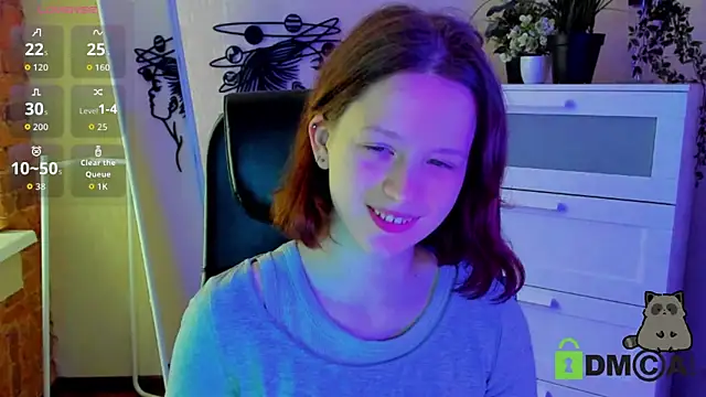 Snapshot of Alina_Mills chatting on September 17, 11:30 am Alina Mills online show from September 17, 11:30 am