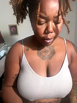 Snapshot of Goddess_Nafeesha chatting on October 16, 8:55 pm Goddess Nafeesha online show from October 16, 8:55 pm