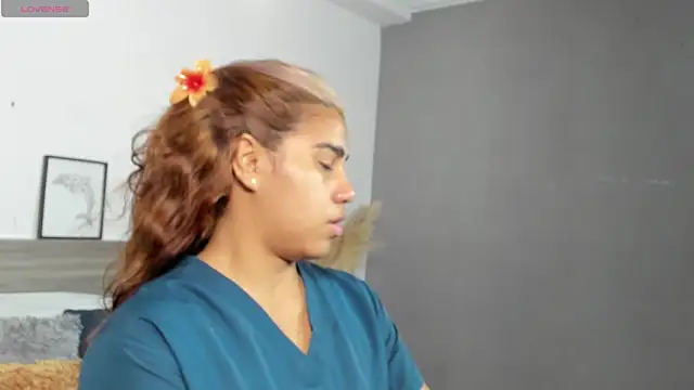 SaraaJhonsonn online show from April 24, 2:20 pm