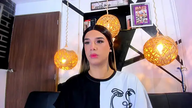 victoria aleia  online show from October 27, 1:12 am