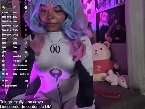 Snapshot of Lenakirbys chatting on October 21, 7:01 am Lenakirbys online show from October 21, 7:01 am