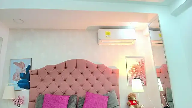 ThyaraJhons online show from March 5, 12:01 pm