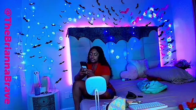 BriannaBrave online show from October 26, 4:08 am