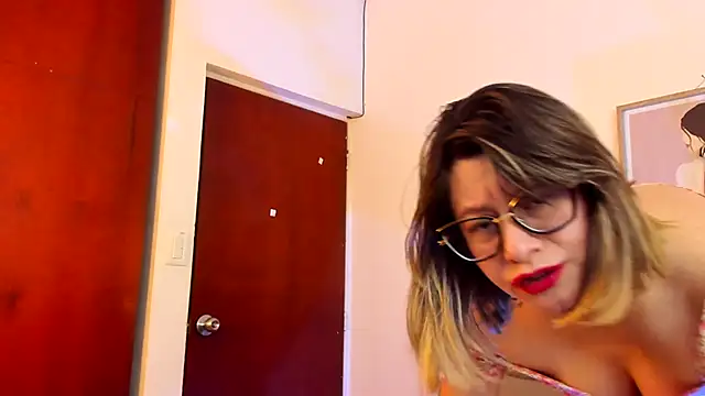 Chanelll Taylorr  online show from September 27, 12:01 pm