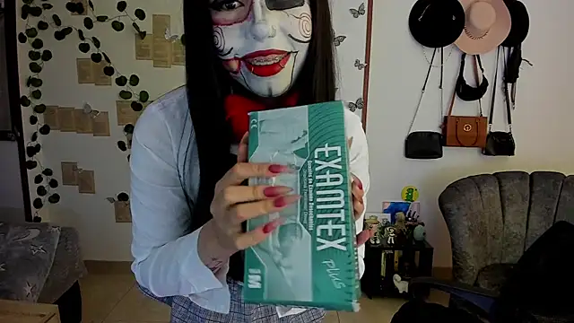 Fiore Sanz  online show from October 18, 3:09 am