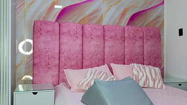 kendal rossi online show from March 3, 12:11 pm