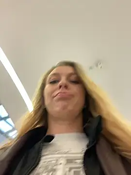 Sweet   Emily online show from October 16, 1:47 pm