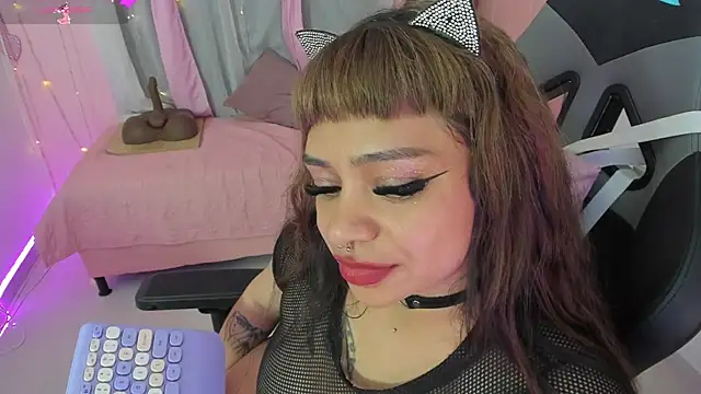 Snapshot of zoesullivan chatting on September 13, 7:33 pm zoesullivan online show from September 13, 7:33 pm