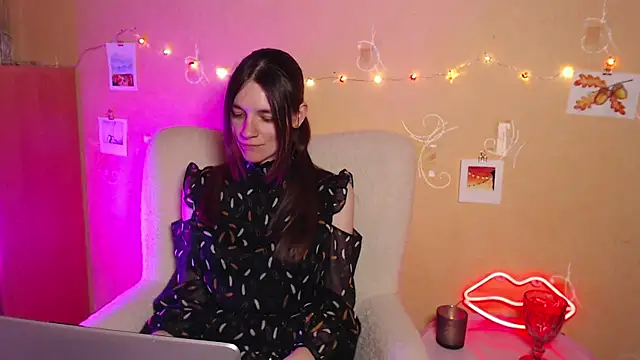 Snapshot of Wonder_woman24 chatting on September 20, 6:17 pm Wonder woman24 online show from September 20, 6:17 pm