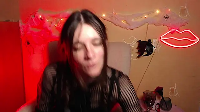 Snapshot of Wonder_woman24 chatting on October 31, 9:30 pm Wonder woman24 online show from October 31, 9:30 pm