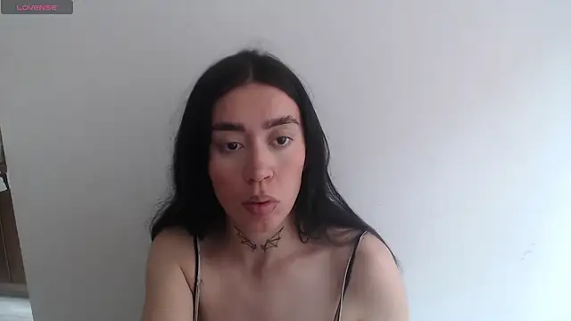 Julieta De Los Angeles online show from February 12, 6:31 pm