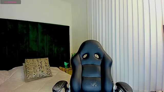 BarbaraKnox  online show from February 25, 6:28 pm