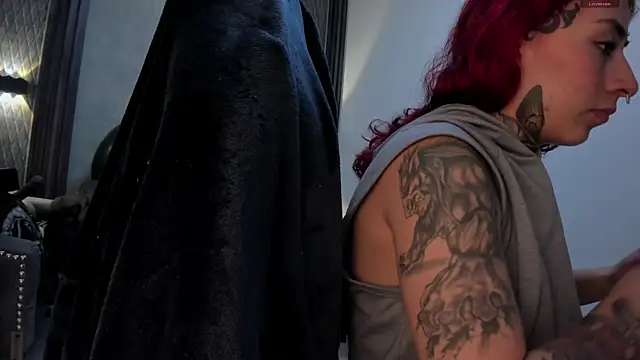 selene red  online show from September 16, 3:53 pm