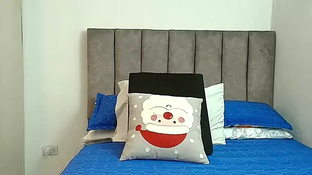 karina lewis  online show from December 23, 4:05 am