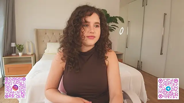 Ariella Sol online show from February 5, 8:01 pm