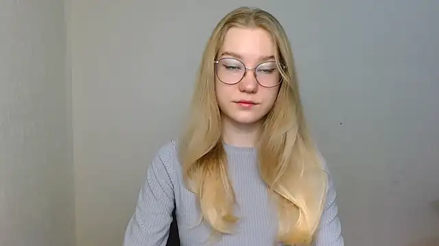 cindi hot online show from December 19, 10:40 am