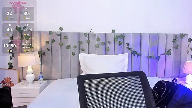 kareena basu online show from April 12, 3:09 am