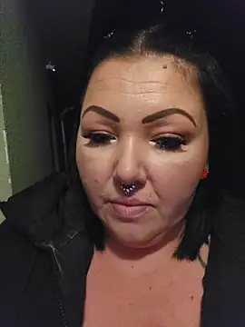 -BonnieBlack- online show from December 14, 2:17 am