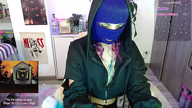 Snapshot of lila_bratz chatting on October 7, 12:04 am lila bratz online show from October 7, 12:04 am