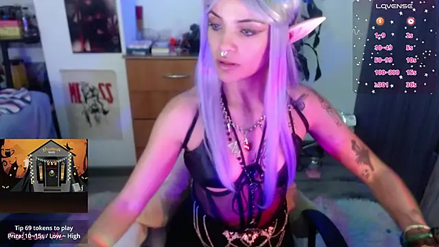 Snapshot of lila_bratz chatting on October 19, 3:19 am lila bratz online show from October 19, 3:19 am