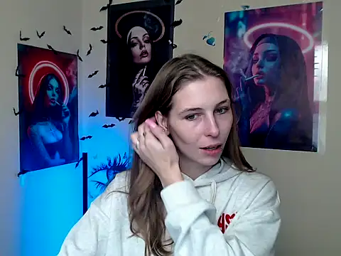 StrangerGi online show from October 31, 1:04 pm