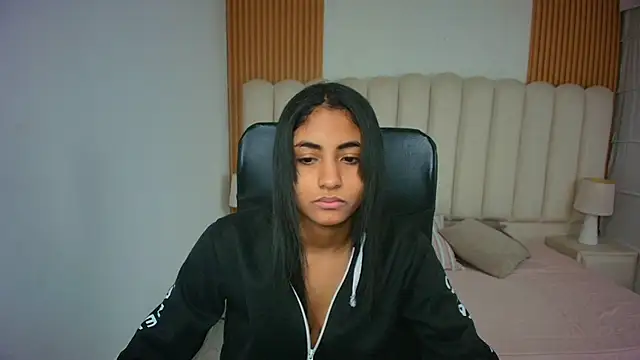 shaneelle online show from March 2, 3:06 am